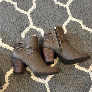 Stylish Tan Ankle Boots